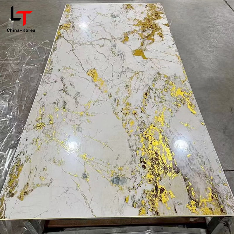 জলরোধী 1220 × 2440 মিমি 3 মিমি পিভিসি ইউভি বোর্ড অভ্যন্তরীণ ওয়াল প্যানেলের জন্য হাউস অফিস ডিজাইনের সাজসজ্জার জন্য উচ্চ গ্লস ফিনিশ সহ