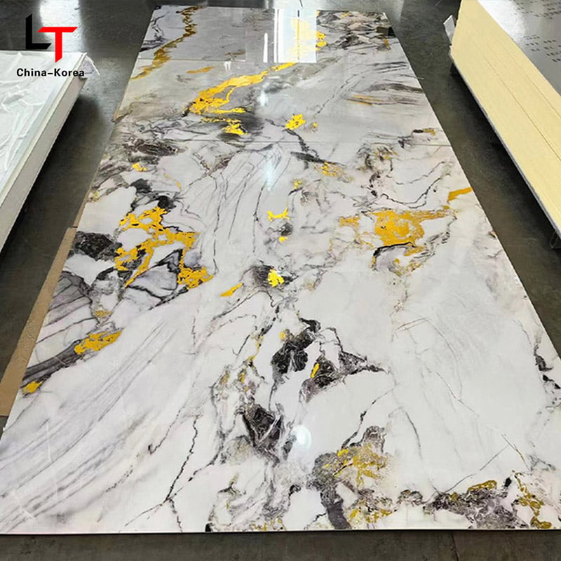 জলরোধী 1220 × 2440 মিমি 3 মিমি পিভিসি ইউভি বোর্ড অভ্যন্তরীণ ওয়াল প্যানেলের জন্য হাউস অফিস ডিজাইনের সাজসজ্জার জন্য উচ্চ গ্লস ফিনিশ সহ