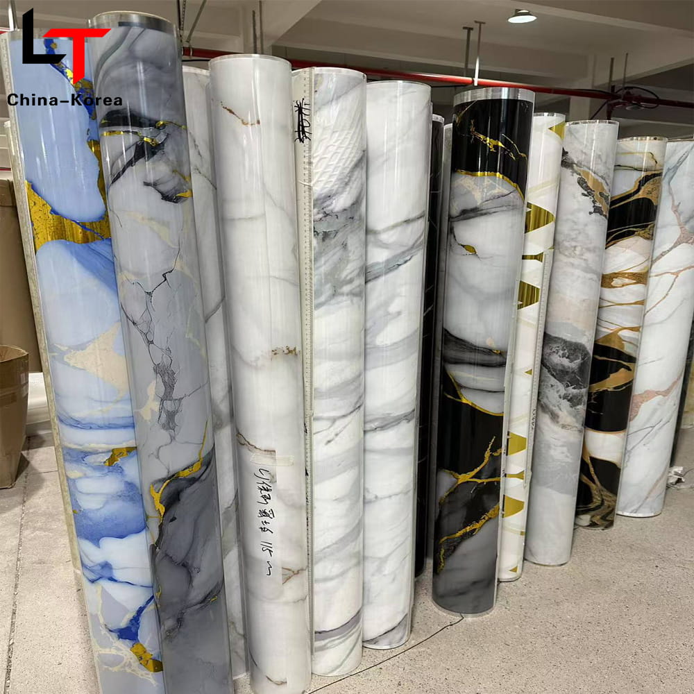 3D 5D প্রিন্টিং ল্যামিনেশন হিট ট্রান্সফার ফিল্ম পিভিসি ফার্নিচার ডেকোরেশন ফিল্ম ডোর ওয়াল প্যানেলের জন্য ভ্যাকুয়াম প্রেস ফয়েল WPC UV বোর্ড