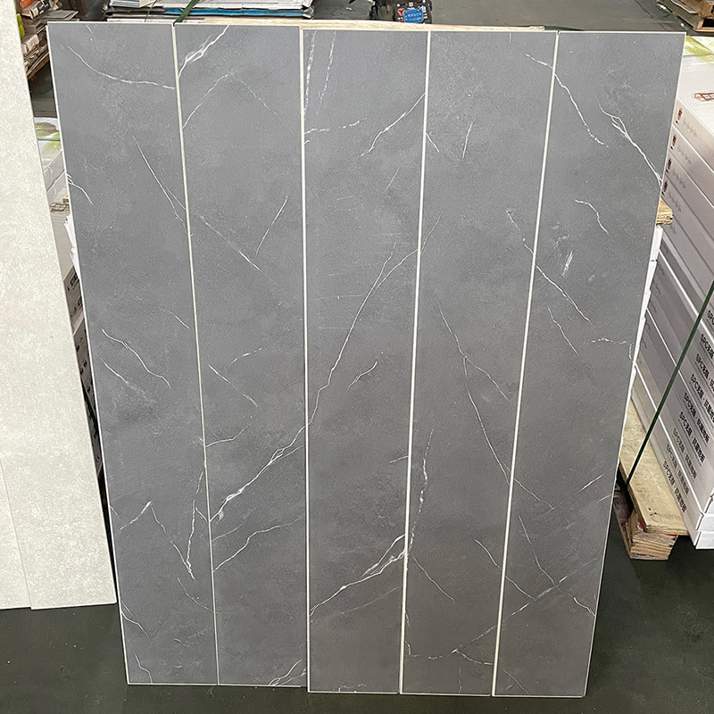 সাদা এবং কালো মার্বেল কাঠের দানা অনমনীয় কোর ইন্টারলক ক্লিক লক ভিনাইল প্ল্যাঙ্ক ফ্লোর পিসো পিভিসি ইন্টেরিয়র ক্লিক পিসো এসপিসি ফ্লোরিং